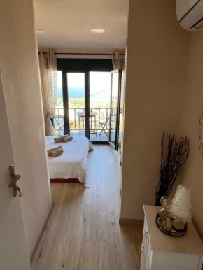 Fira center houses